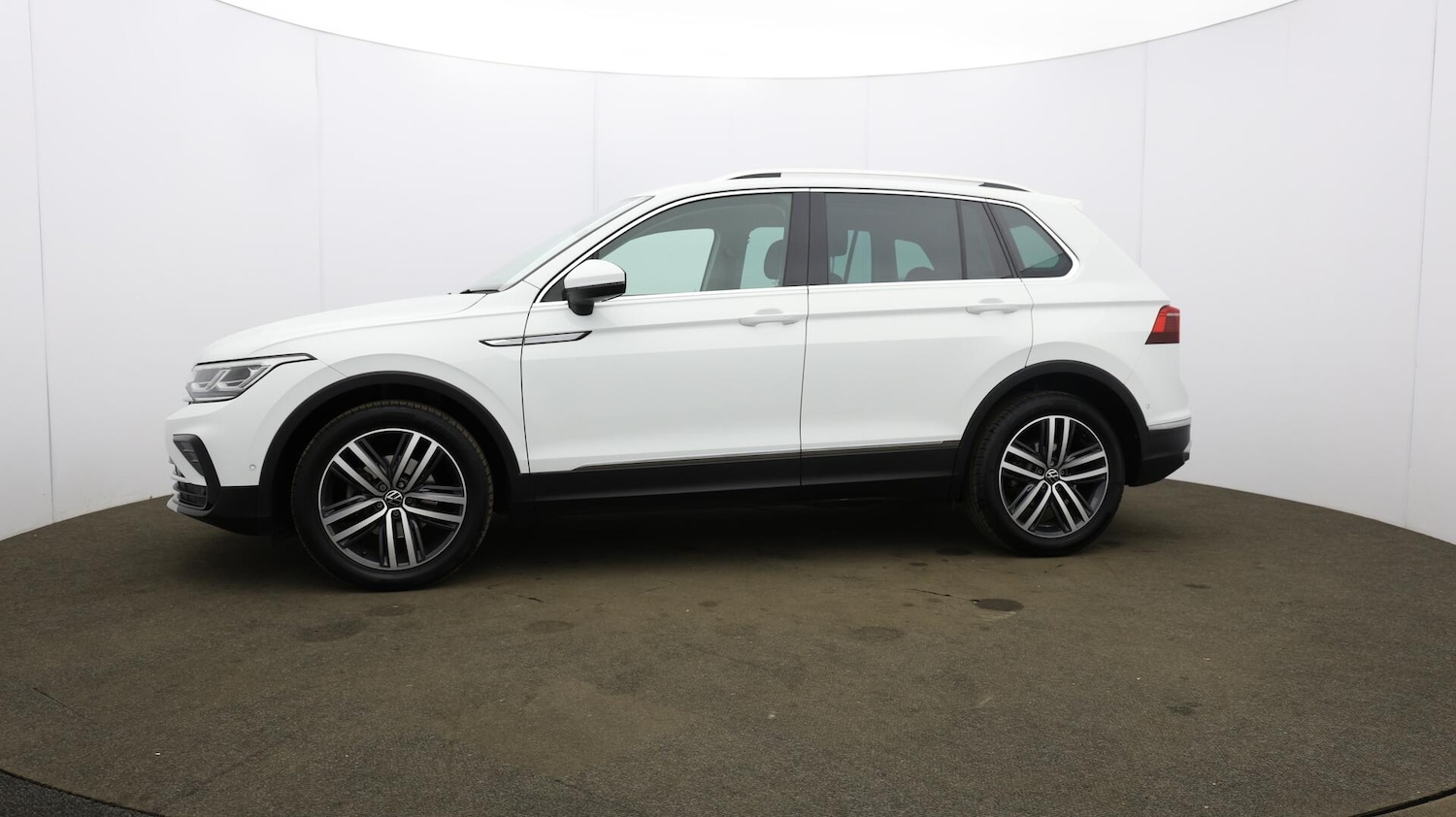 Used Volkswagen Tiguan 2021 for sale - 76138405: Photo 35