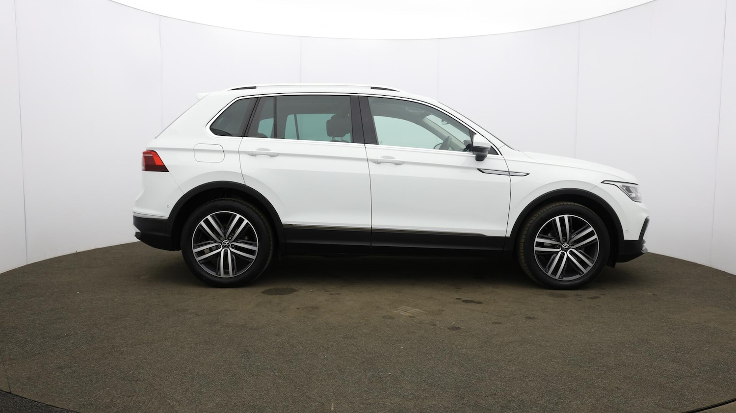 Used Volkswagen Tiguan 2021 for sale - 76138405: Photo 54
