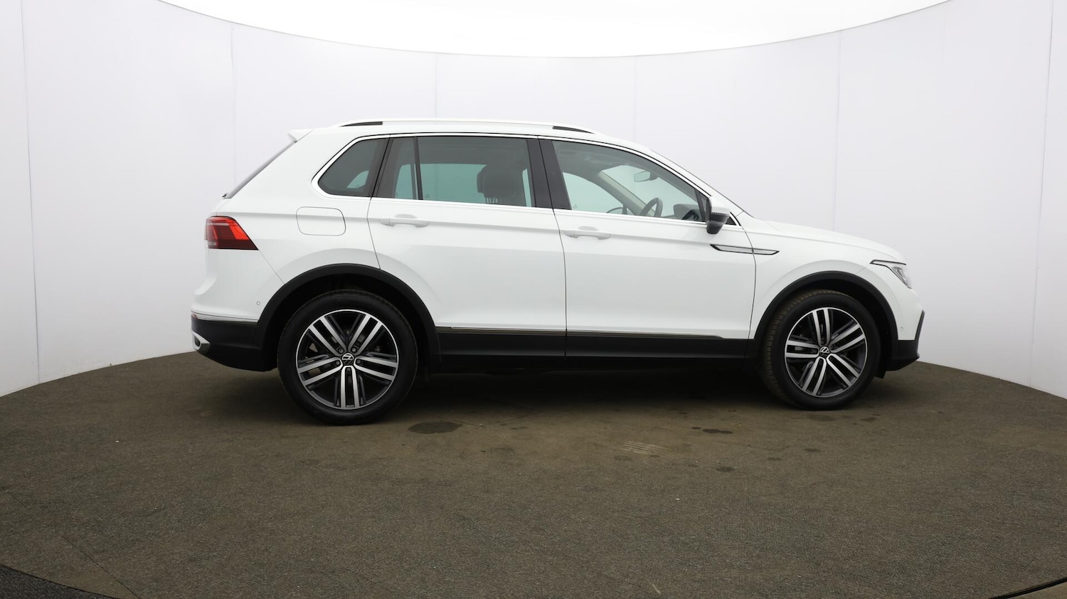 Used Volkswagen Tiguan 2021 for sale - 76138405: Photo 55
