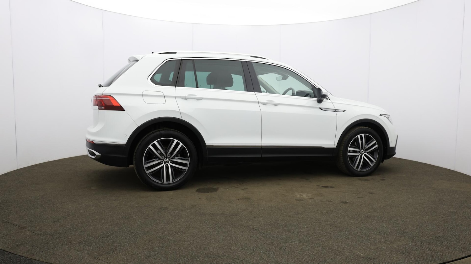Used Volkswagen Tiguan 2021 for sale - 76138405: Photo 57