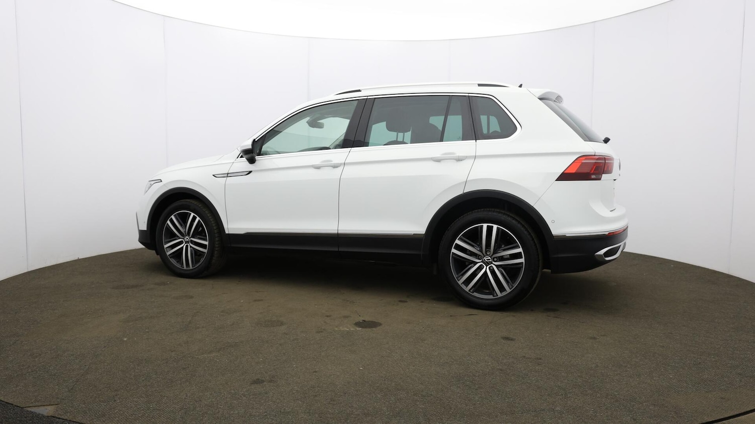 Used Volkswagen Tiguan 2021 for sale - 76138405: Photo 69