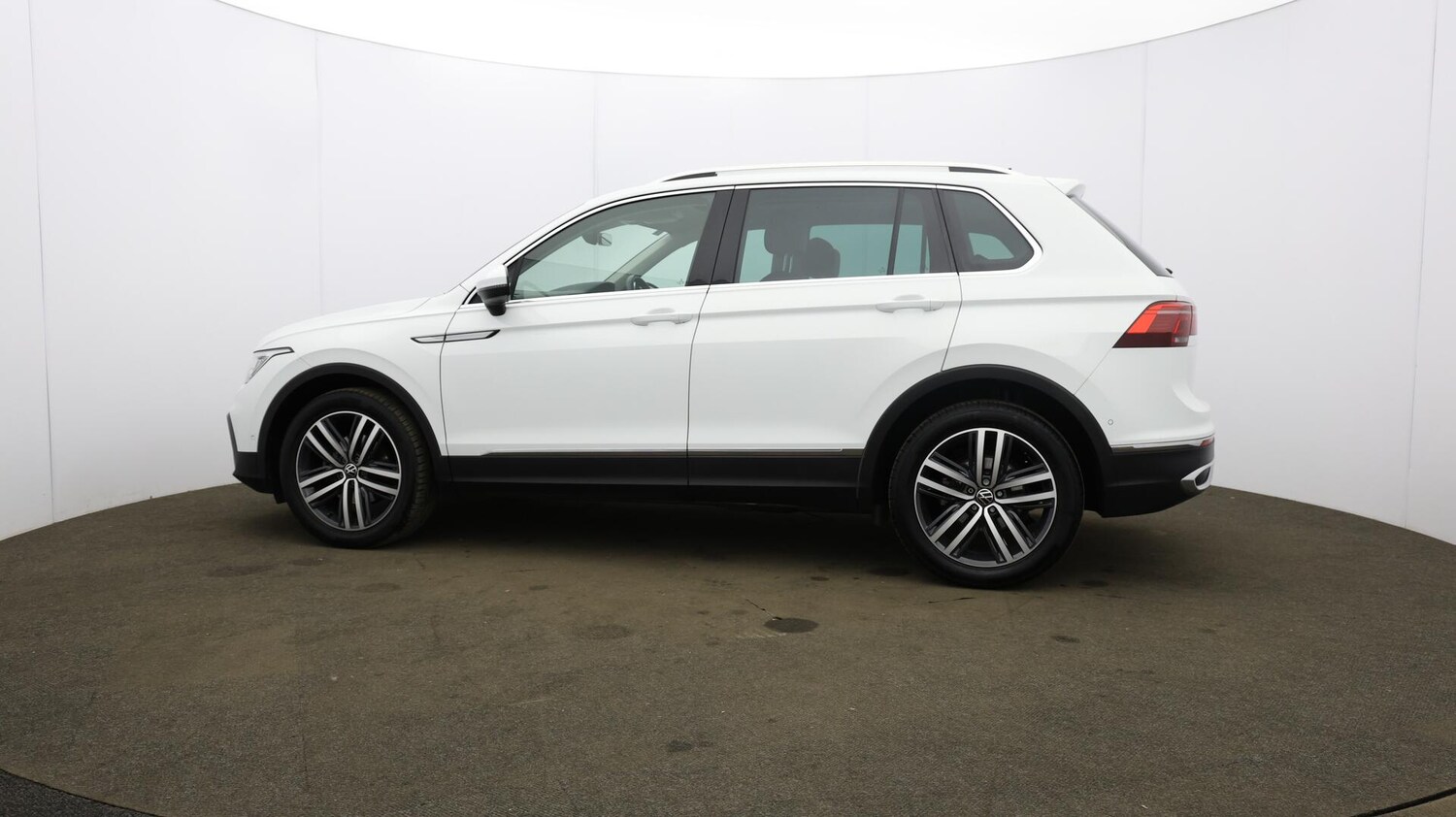 Used Volkswagen Tiguan 2021 for sale - 76138405: Photo 70