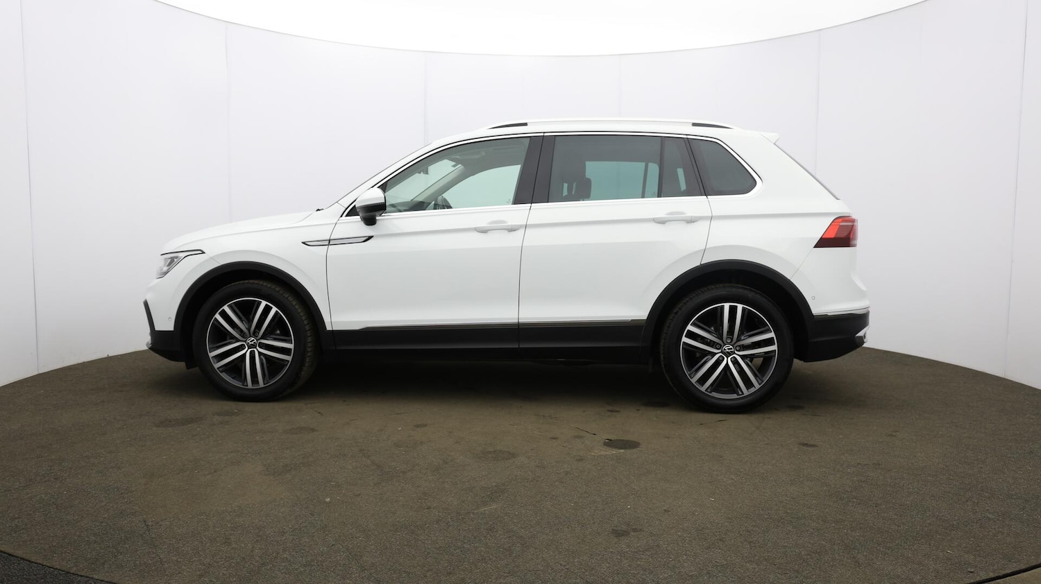 Used Volkswagen Tiguan 2021 for sale - 76138405: Photo 71