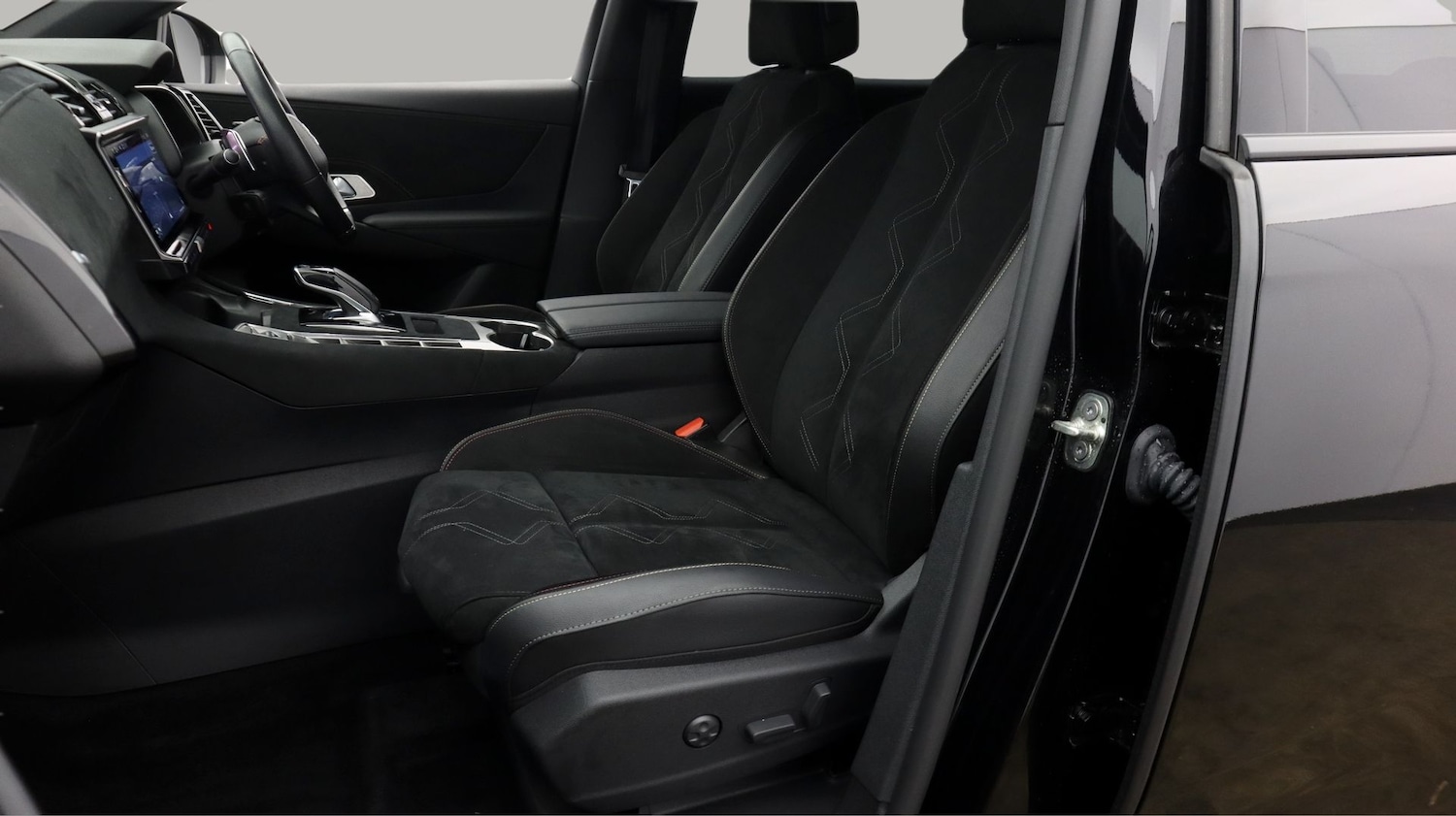 Used DS Automobiles DS 7 2024 for sale - 77610262: Photo 14