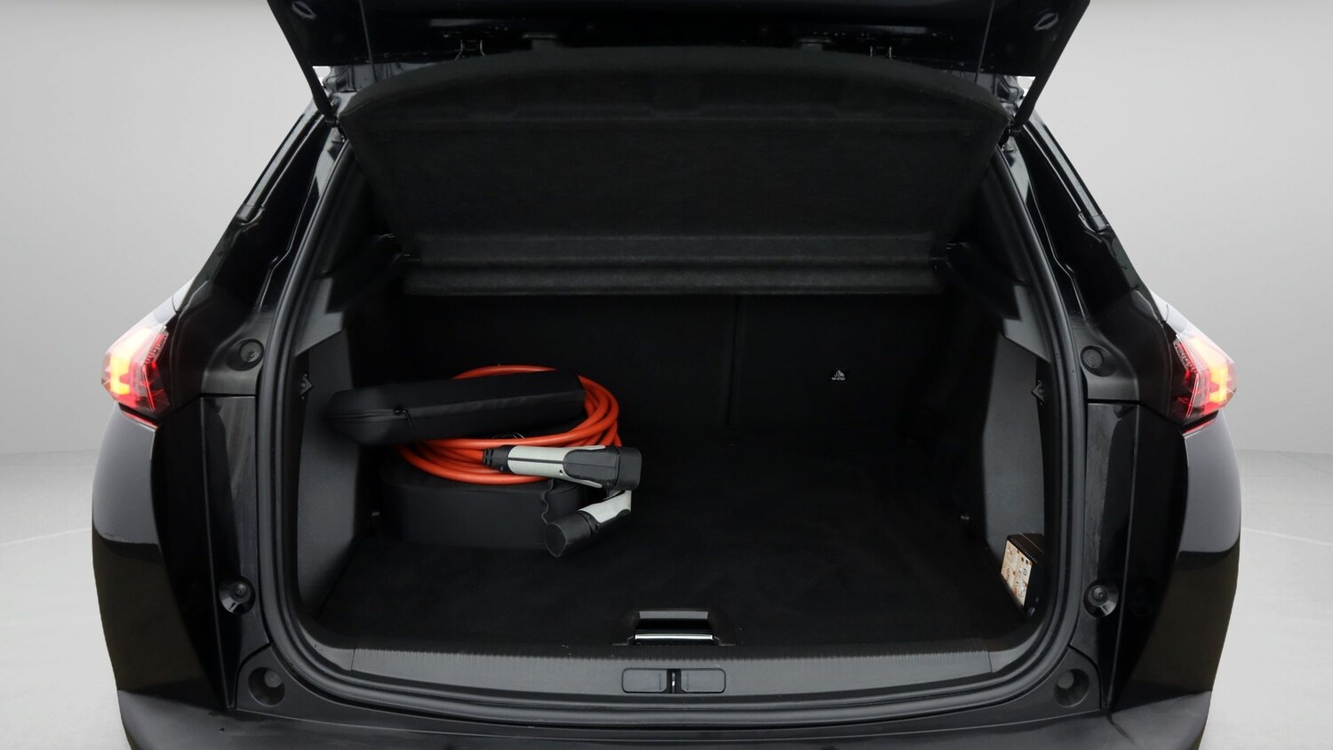 Used Peugeot E-2008 for sale - 77812912: Photo 17