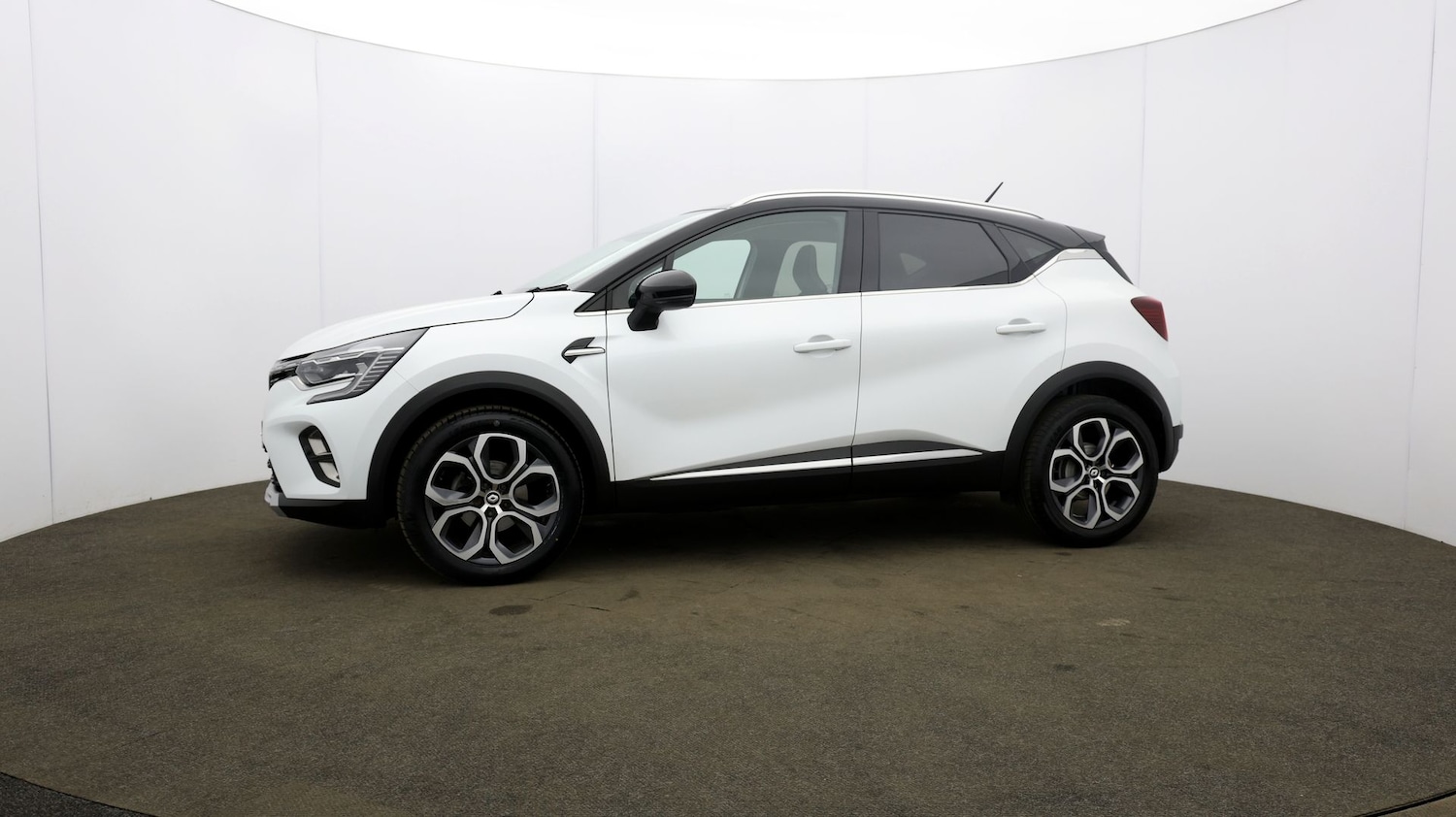 Used Renault Captur for sale - 76812027: Photo 26