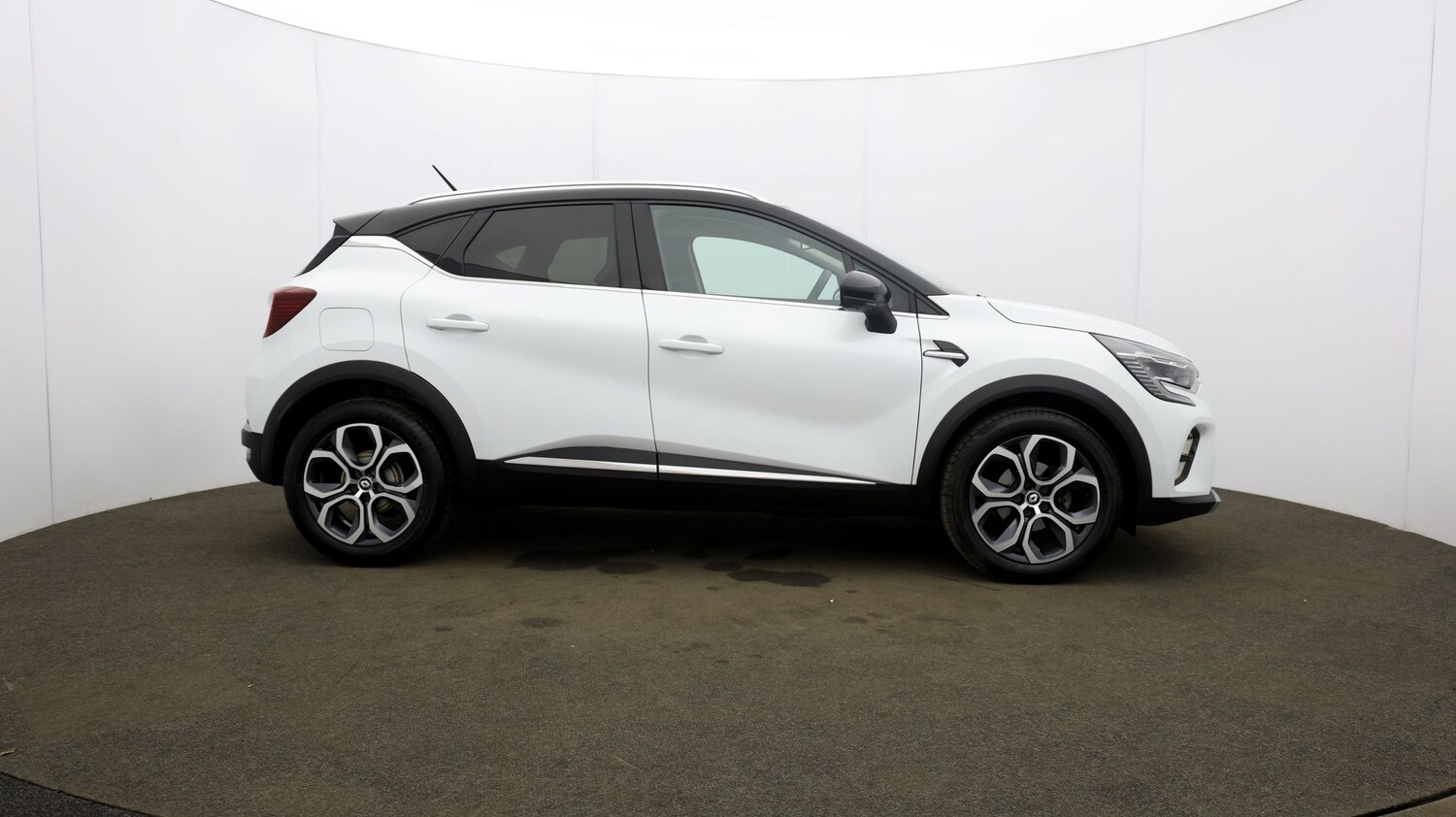 Used Renault Captur for sale - 76812027: Photo 44