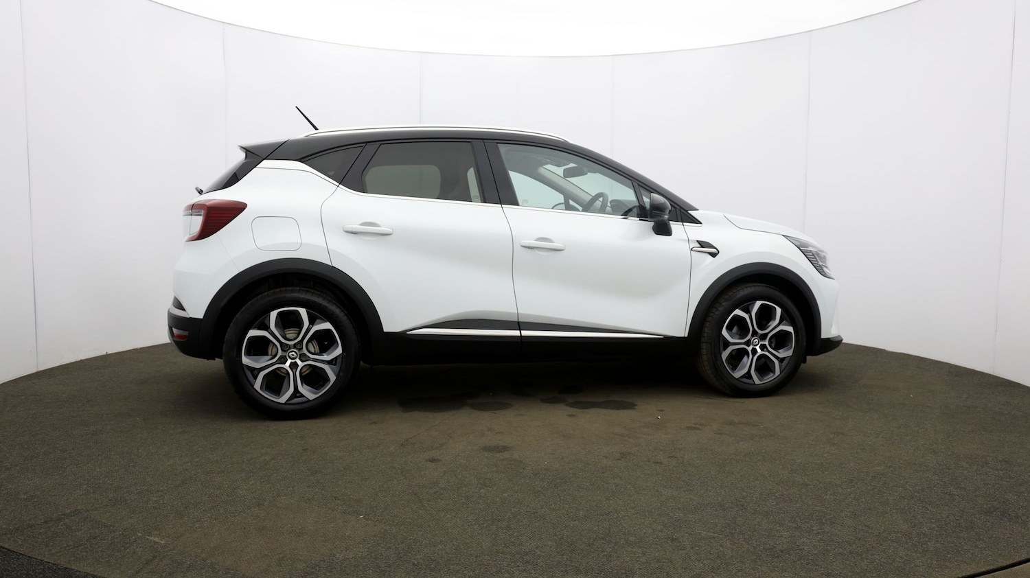 Used Renault Captur for sale - 76812027: Photo 46