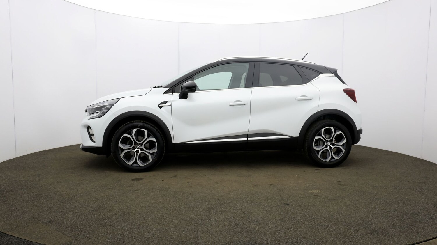 Used Renault Captur for sale - 76812027: Photo 63