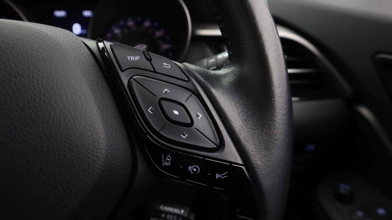 Used Toyota C-HR for sale - 77497693: Photo 24