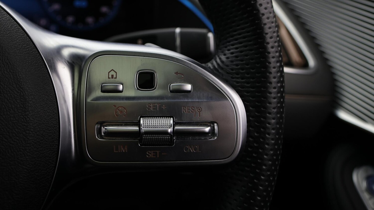 Used Mercedes-Benz EQC 2021 for sale - 76432533: Photo 27