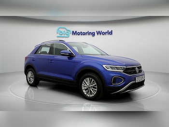 Used Volkswagen T-Roc 2023 for sale - 77342789: Photo