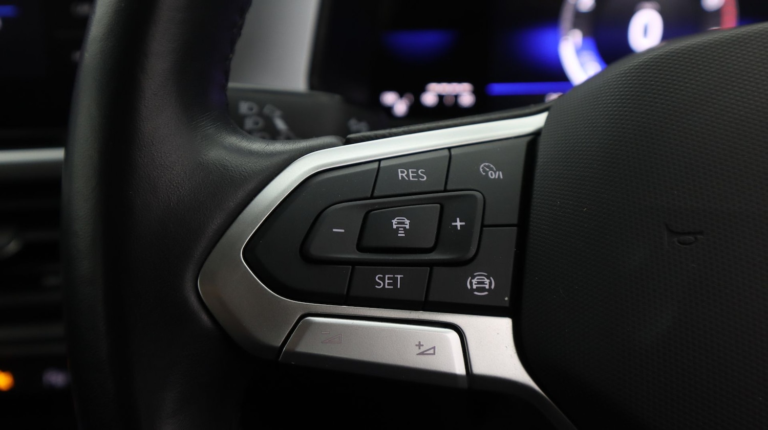 Used Volkswagen T-Roc 2023 for sale - 77342789: Photo 22