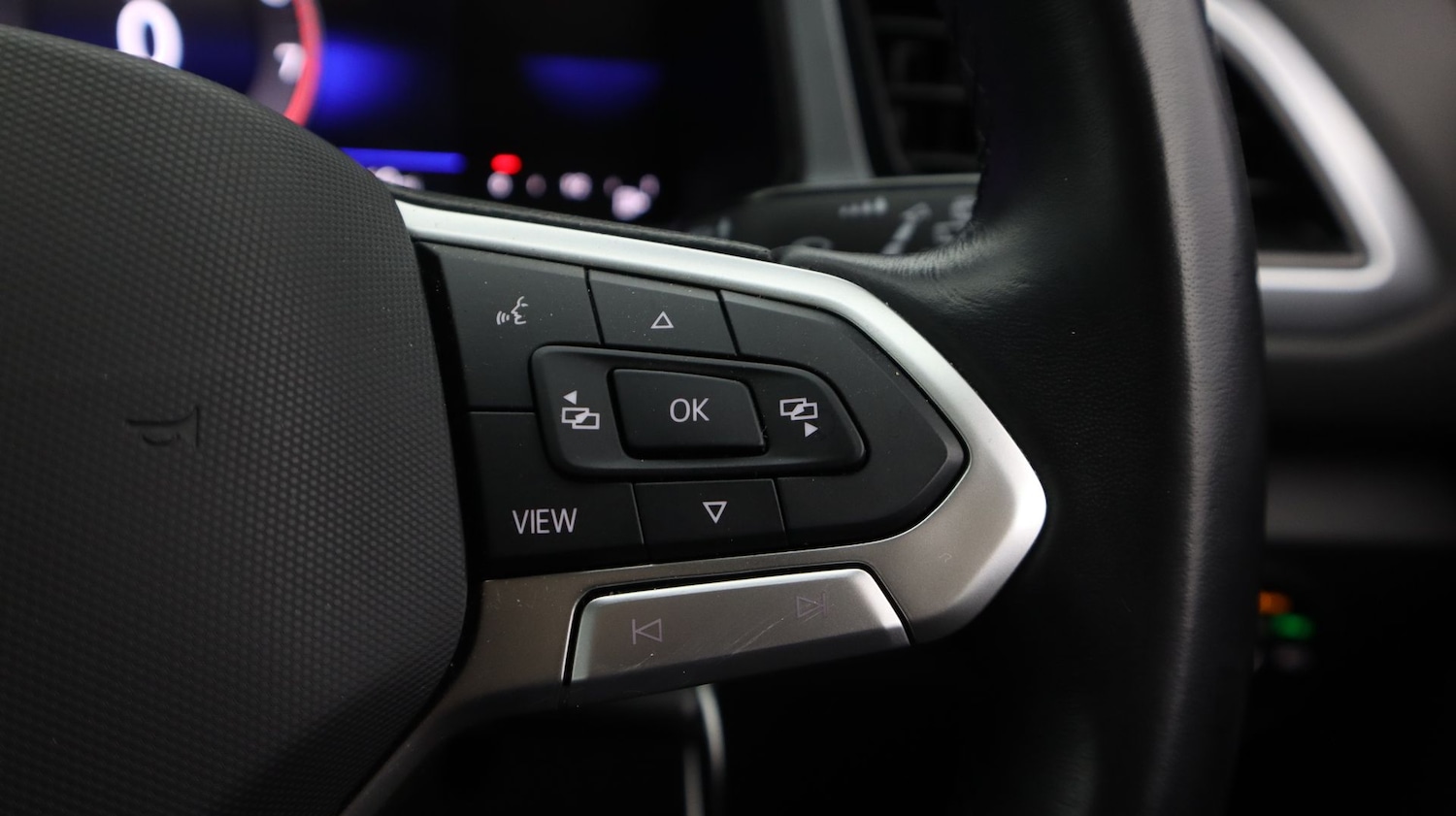 Used Volkswagen T-Roc 2023 for sale - 77342789: Photo 23