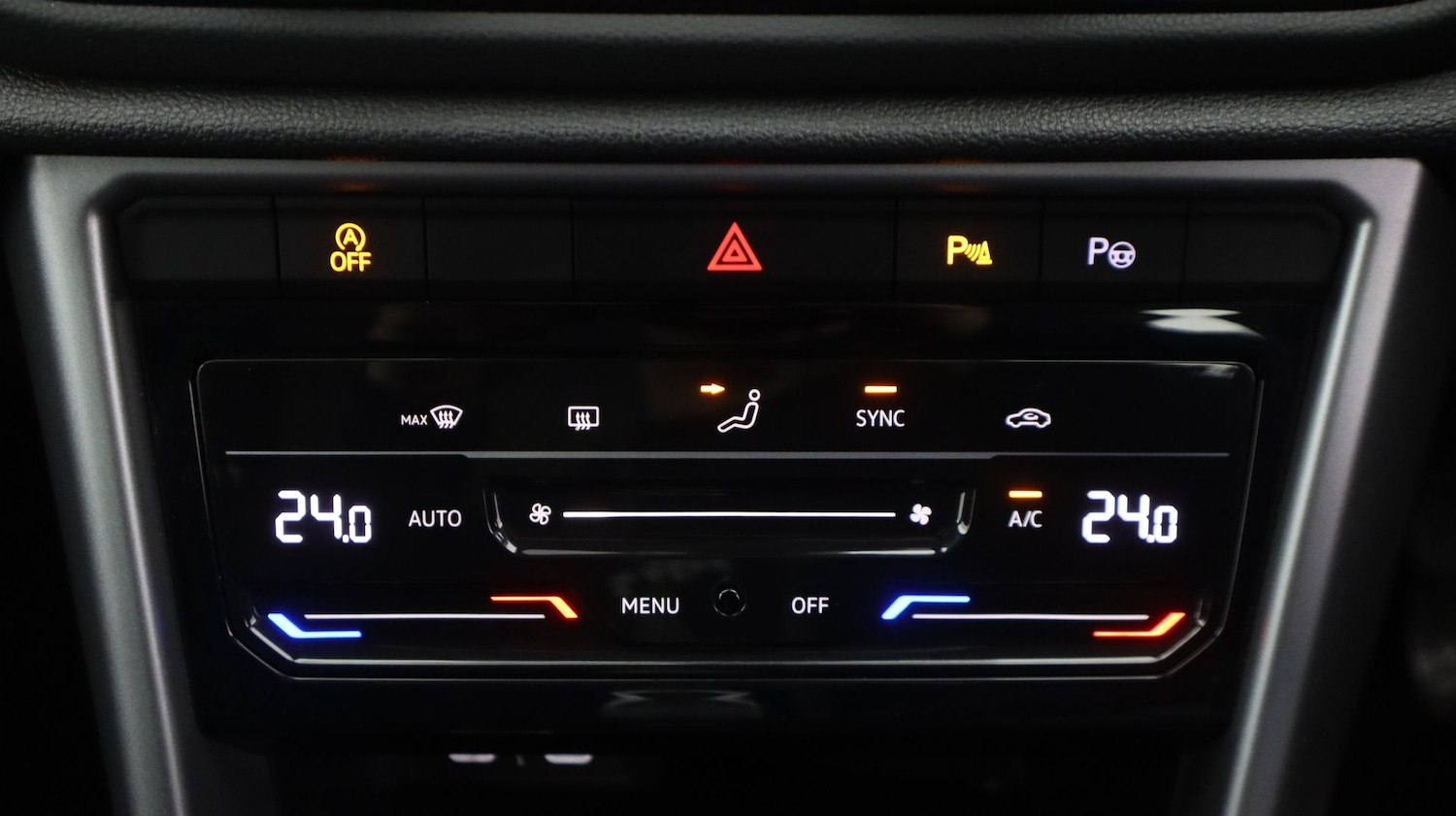 Used Volkswagen T-Roc 2023 for sale - 77342789: Photo 24