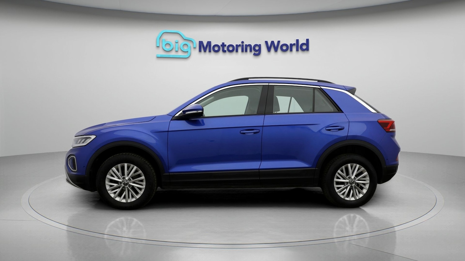 Used Volkswagen T-Roc 2023 for sale - 77342789: Photo 4