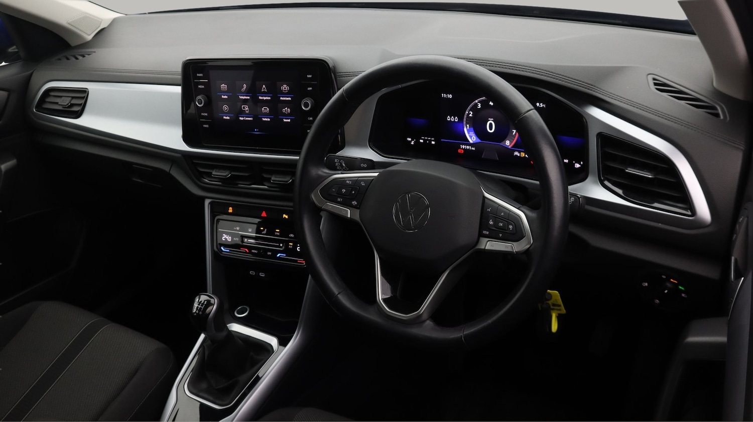 Used Volkswagen T-Roc 2023 for sale - 77342789: Photo 9