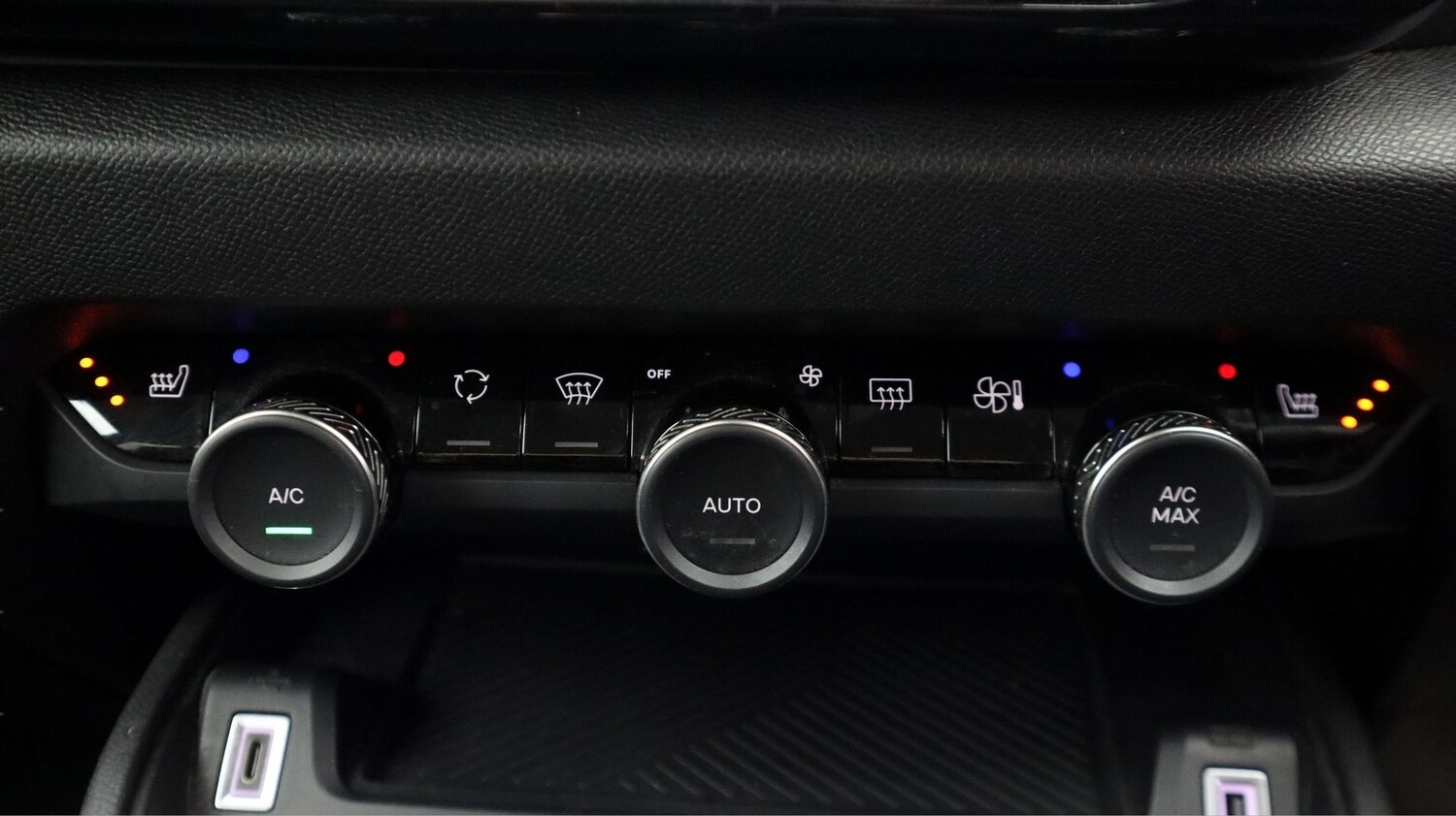 Used Citroen C4 2023 for sale - 77934503: Photo 12