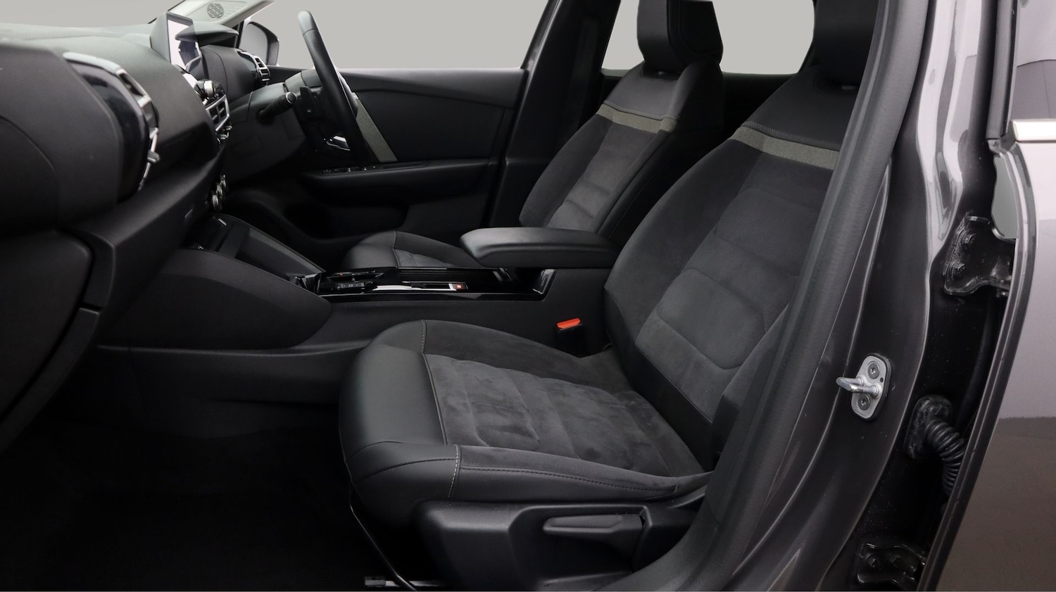 Used Citroen C4 2023 for sale - 77934503: Photo 14