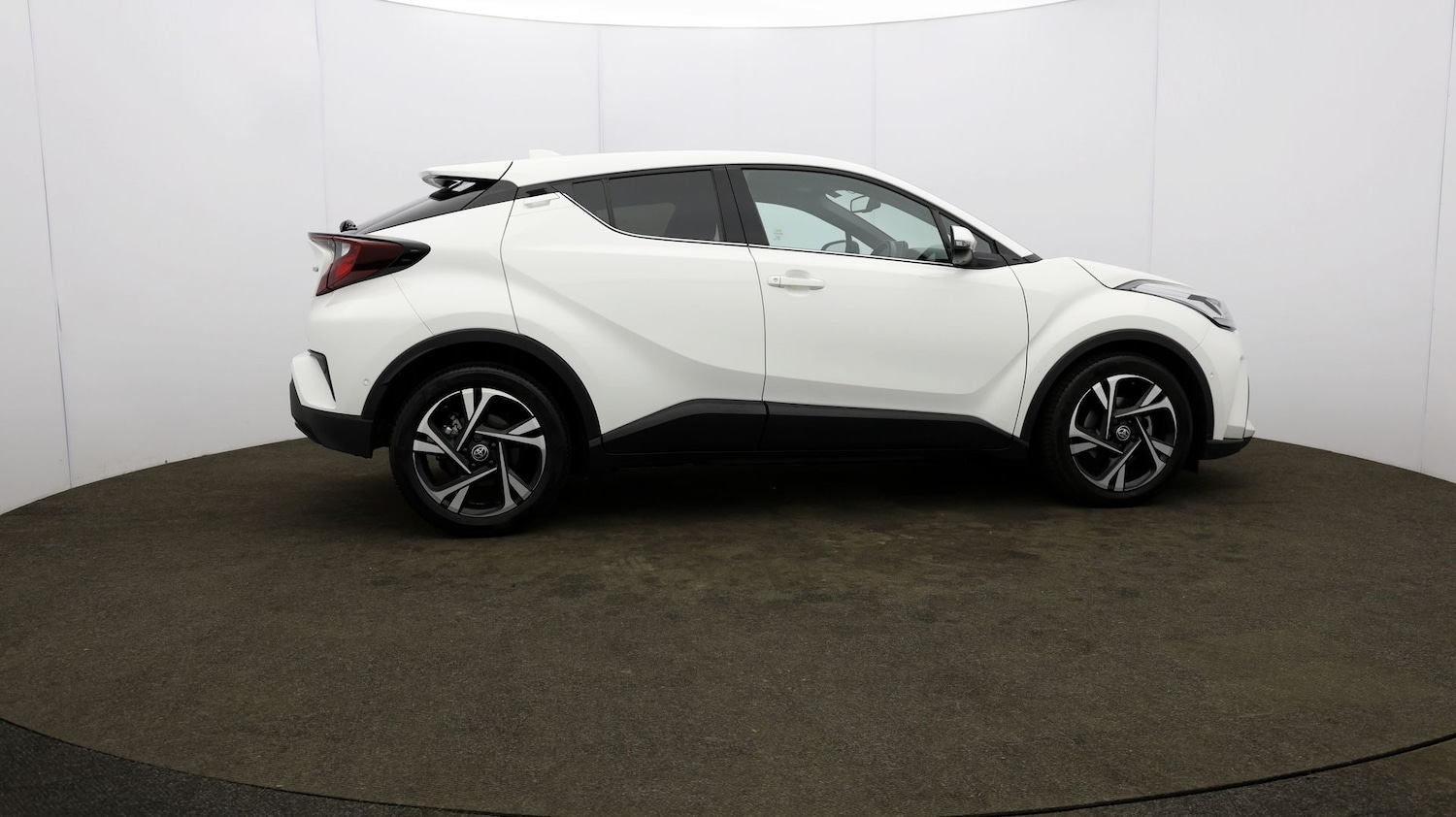 Used Toyota C-HR 2023 for sale - 76811226: Photo 48