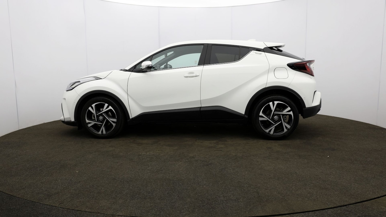 Used Toyota C-HR 2023 for sale - 76811226: Photo 64