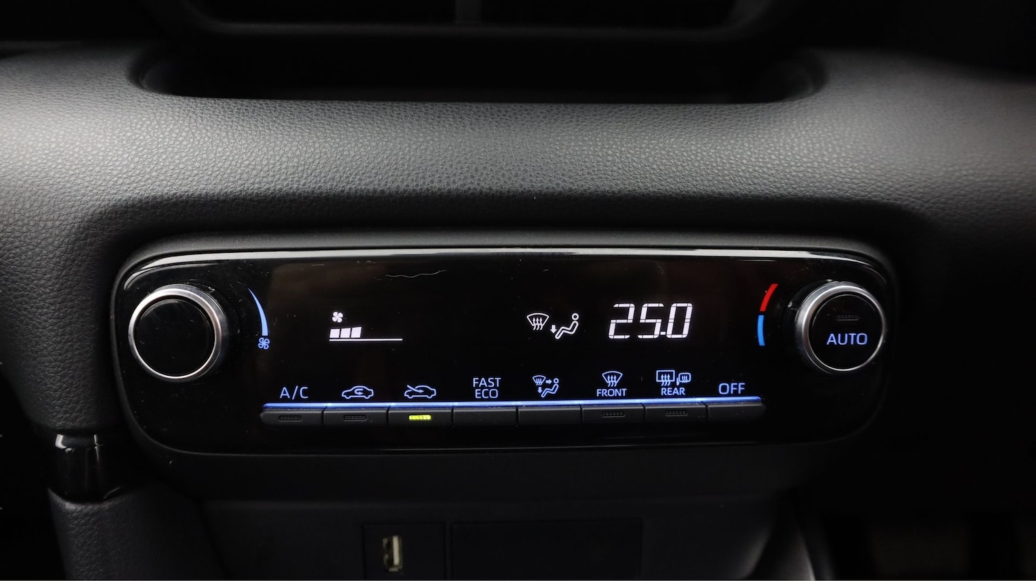 Used Toyota Yaris 2023 for sale - 77609788: Photo 12