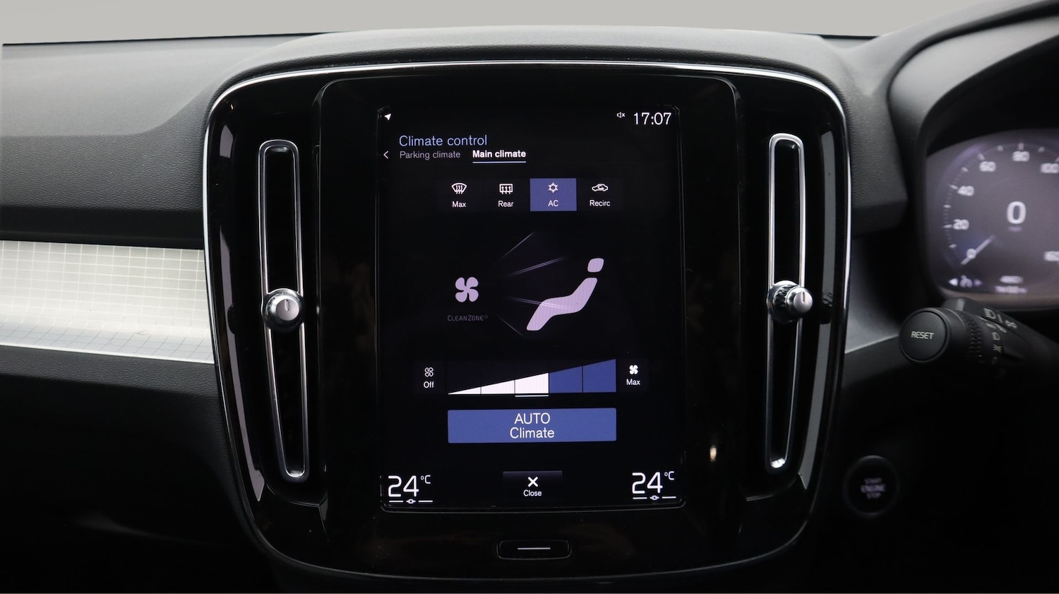 Used Volvo XC40 2023 for sale - 77649784: Photo 12