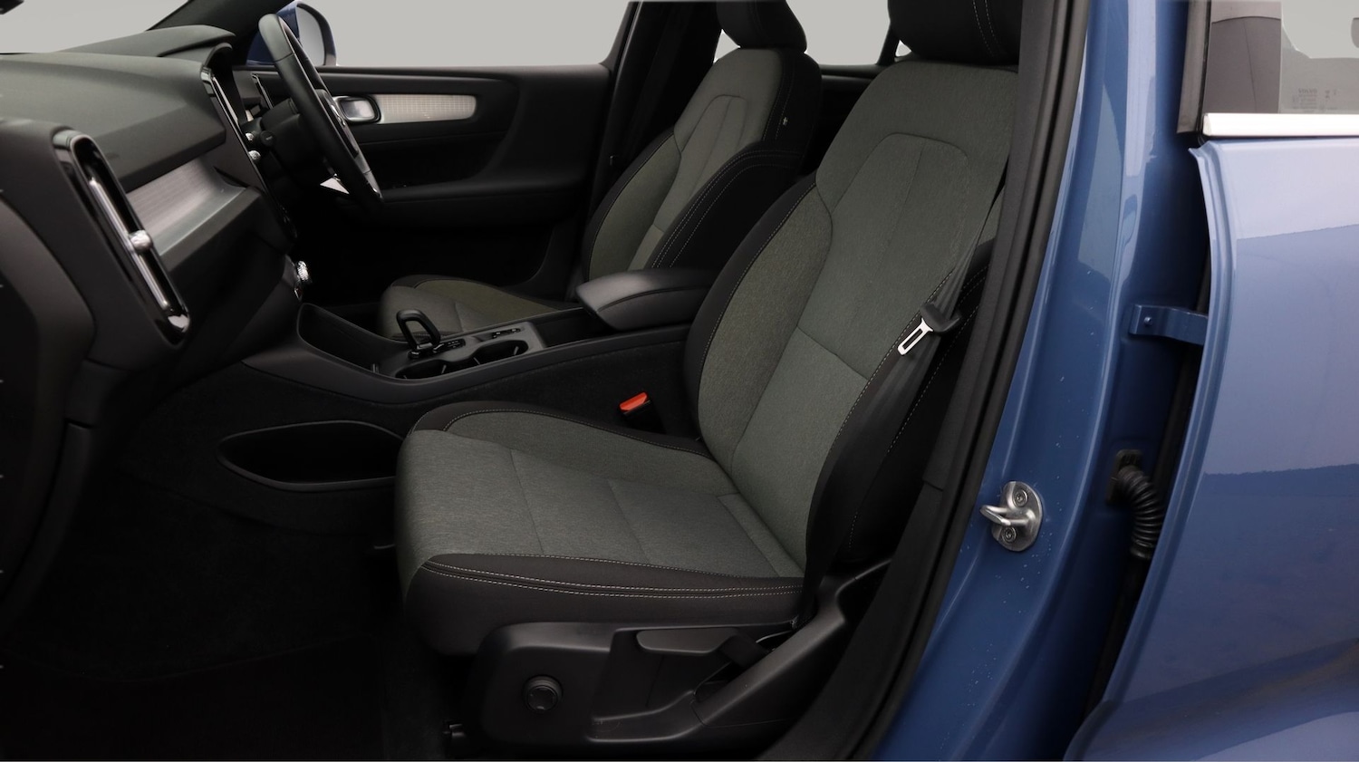 Used Volvo XC40 2023 for sale - 77649784: Photo 14