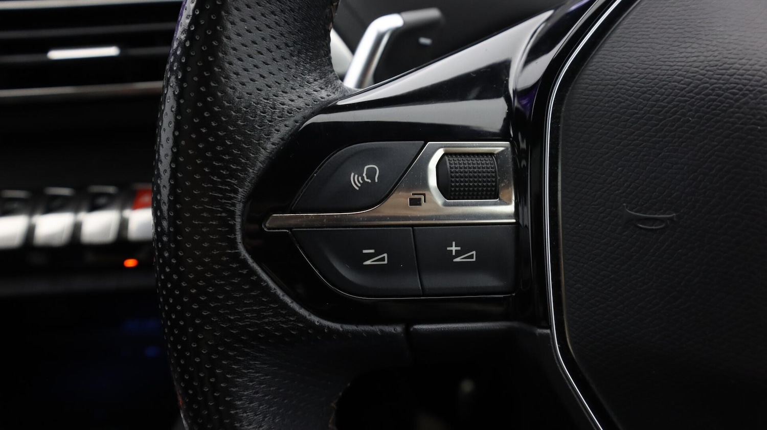 Used Peugeot 3008 2018 for sale - 76715054: Photo 24