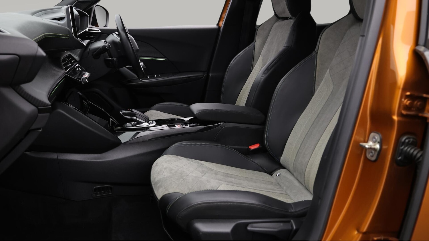 Used Peugeot E-2008 2021 for sale - 76360571: Photo 15