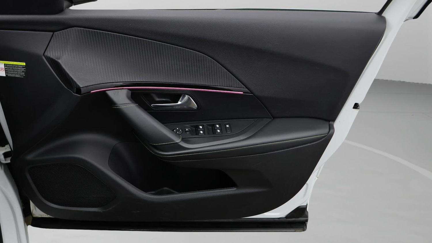 Used Peugeot E-2008 2021 for sale - 76398401: Photo 16