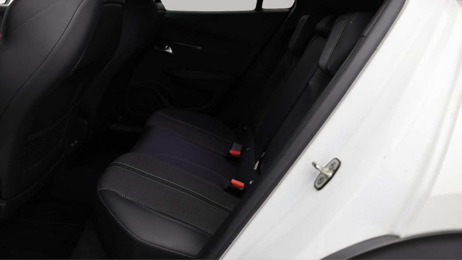 Used Peugeot E-2008 2021 for sale - 76398401: Photo 17