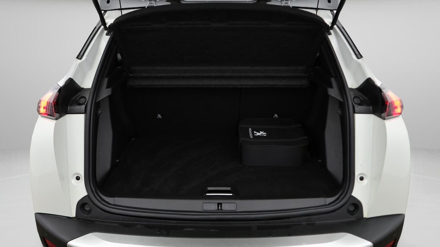 Used Peugeot E-2008 2021 for sale - 76398401: Photo 18