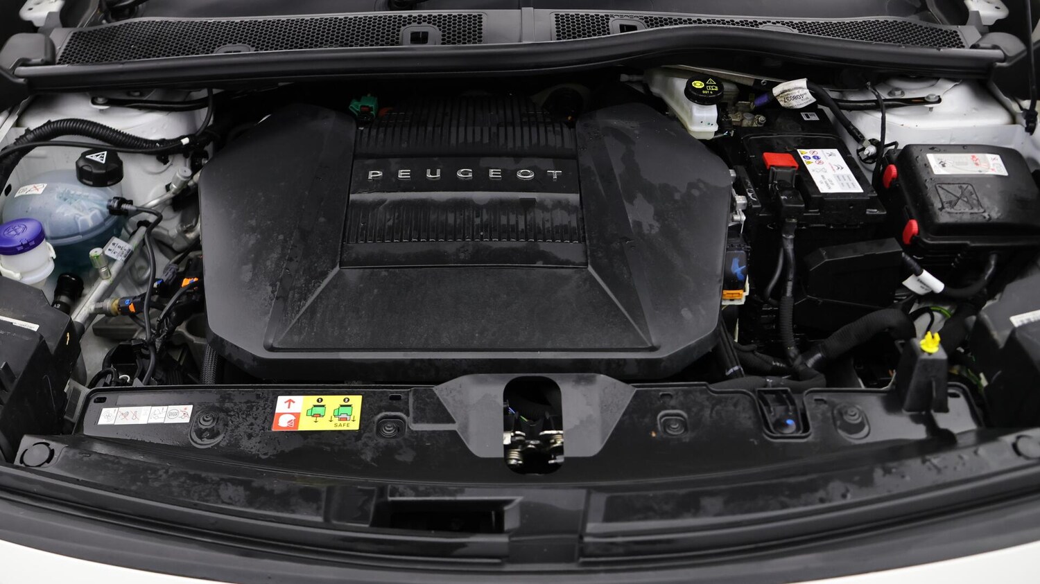 Used Peugeot E-2008 2021 for sale - 76398401: Photo 20