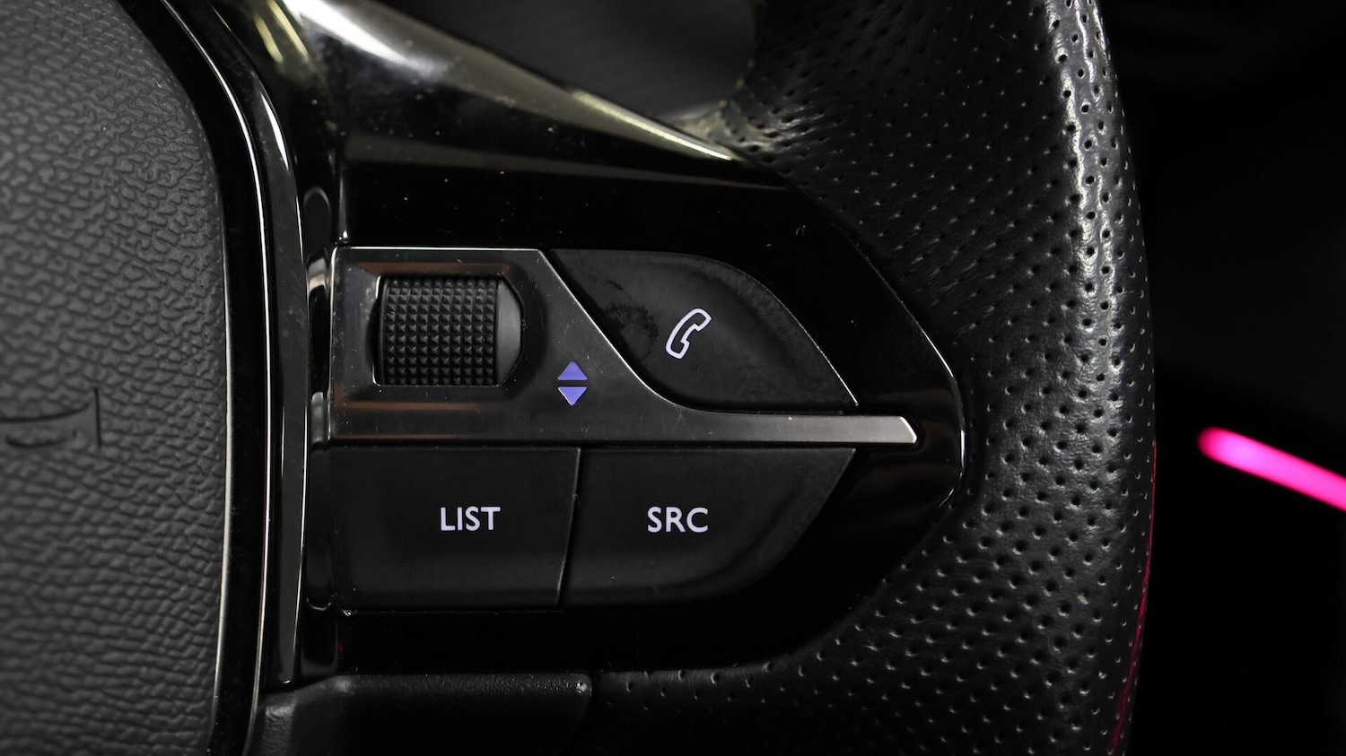 Used Peugeot E-2008 2021 for sale - 76398401: Photo 24