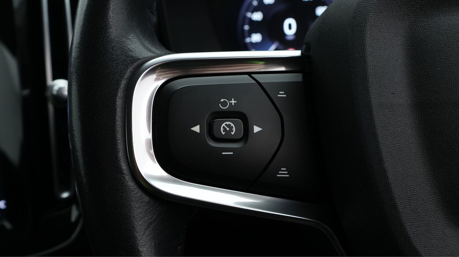 Used Volvo XC40 2021 for sale - 77181660: Photo 23