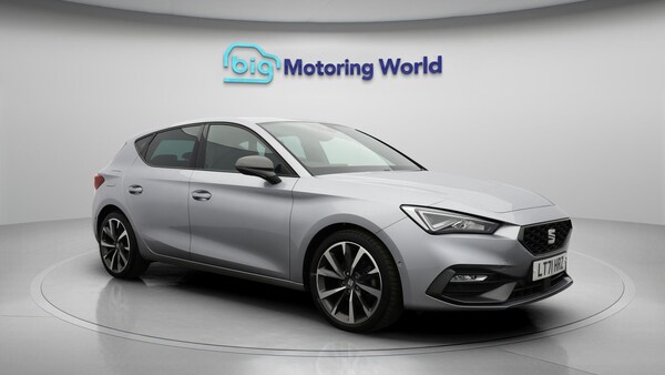 Used SEAT Leon 2021 for sale - 76189353: Photo 2