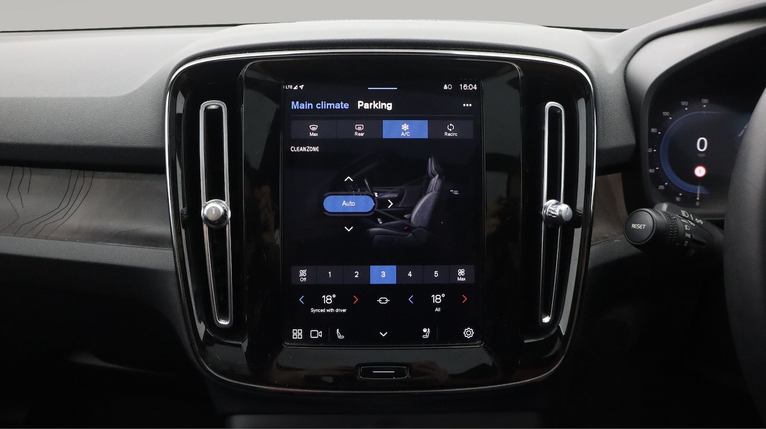 Used Volvo XC40 2023 for sale - 77578325: Photo 12