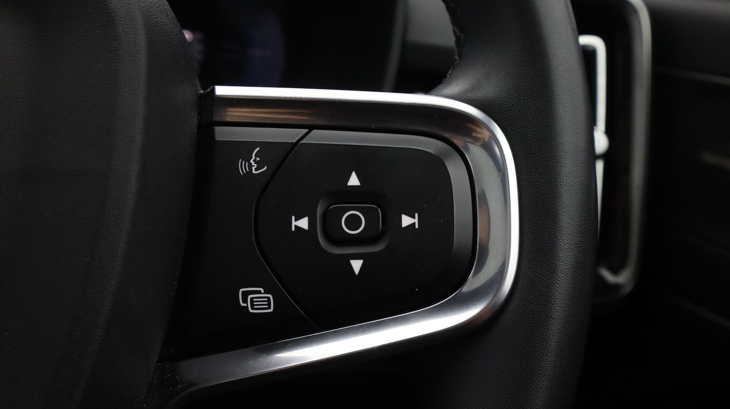 Used Volvo XC40 2023 for sale - 77578325: Photo 28