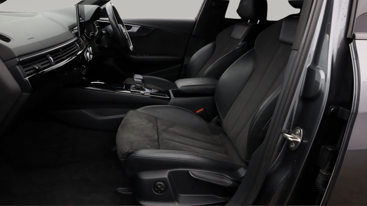 Used Audi A4 2020 for sale - 77532479: Photo 14