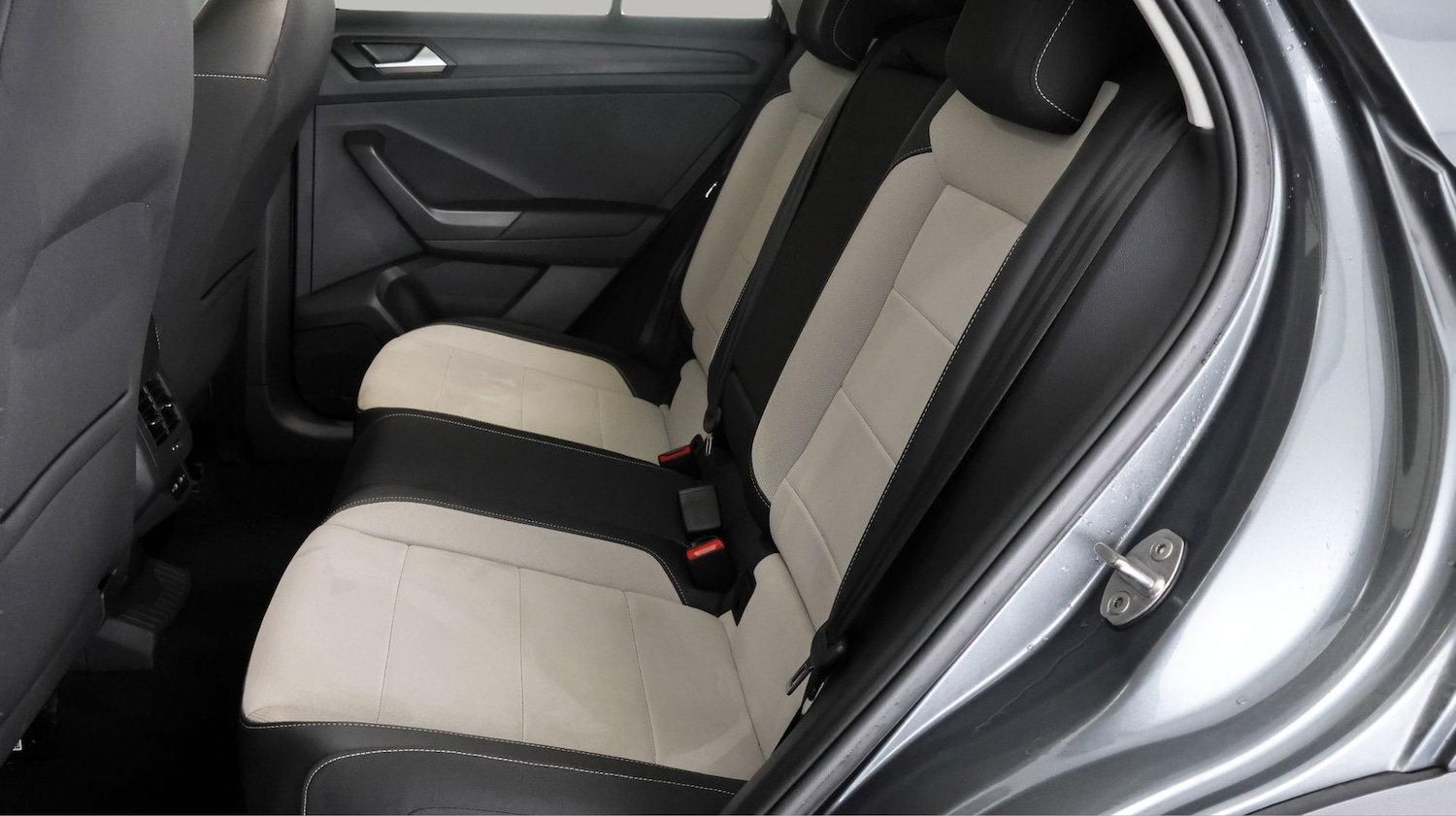 Used Volkswagen T-Roc 2023 for sale - 77675855: Photo 16