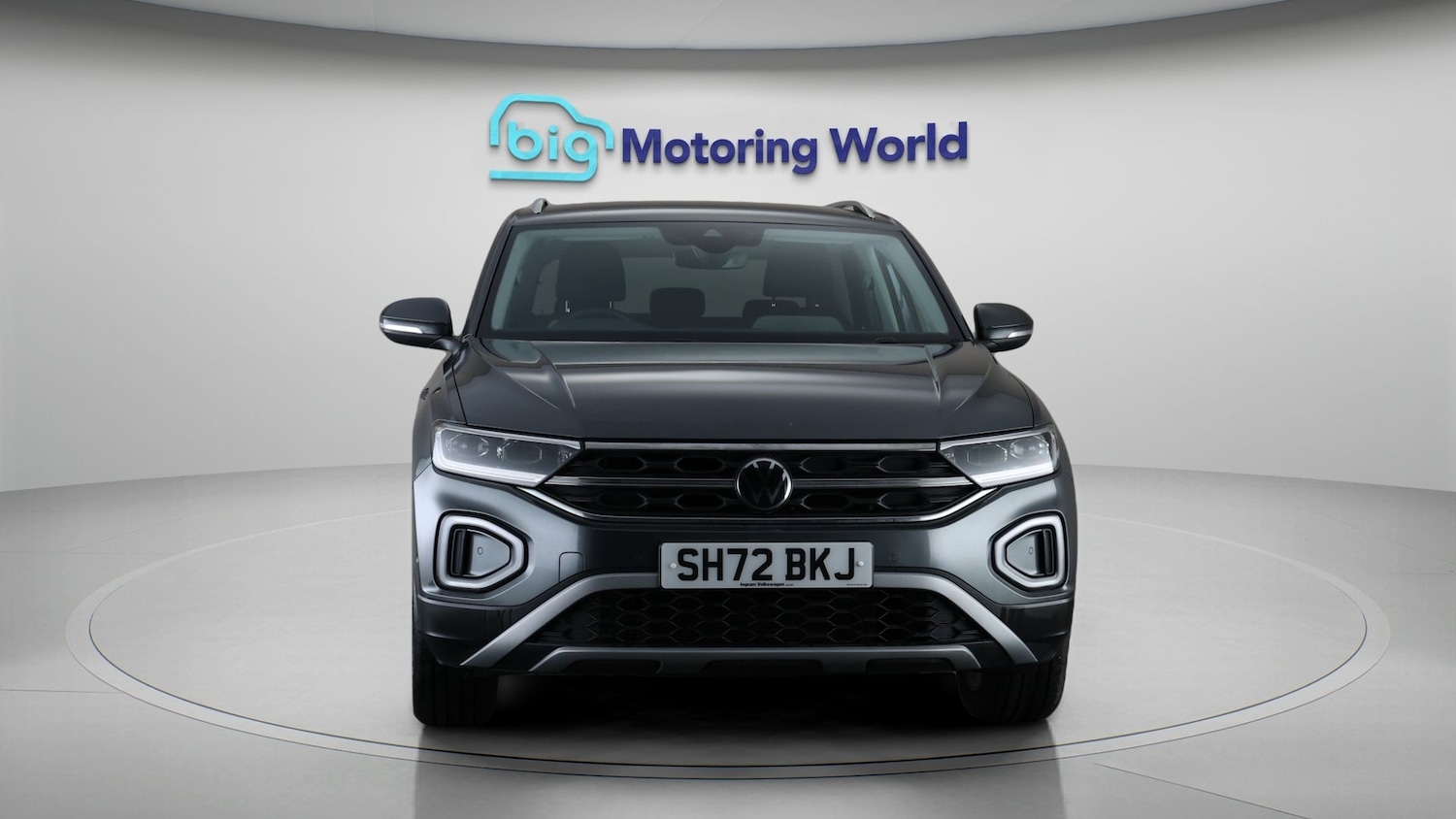 Used Volkswagen T-Roc 2023 for sale - 77675855: Photo 2