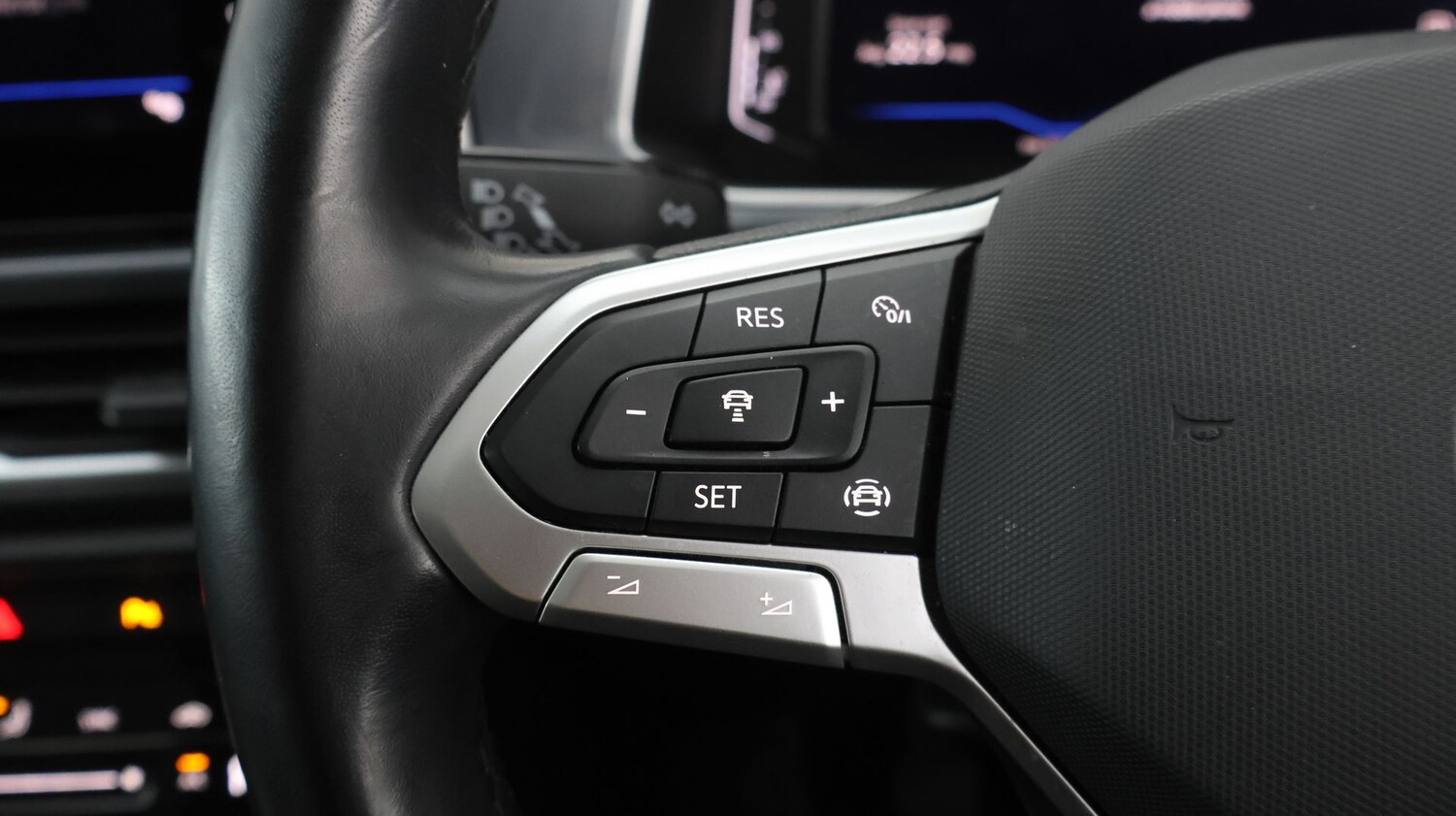 Used Volkswagen T-Roc 2023 for sale - 77675855: Photo 21