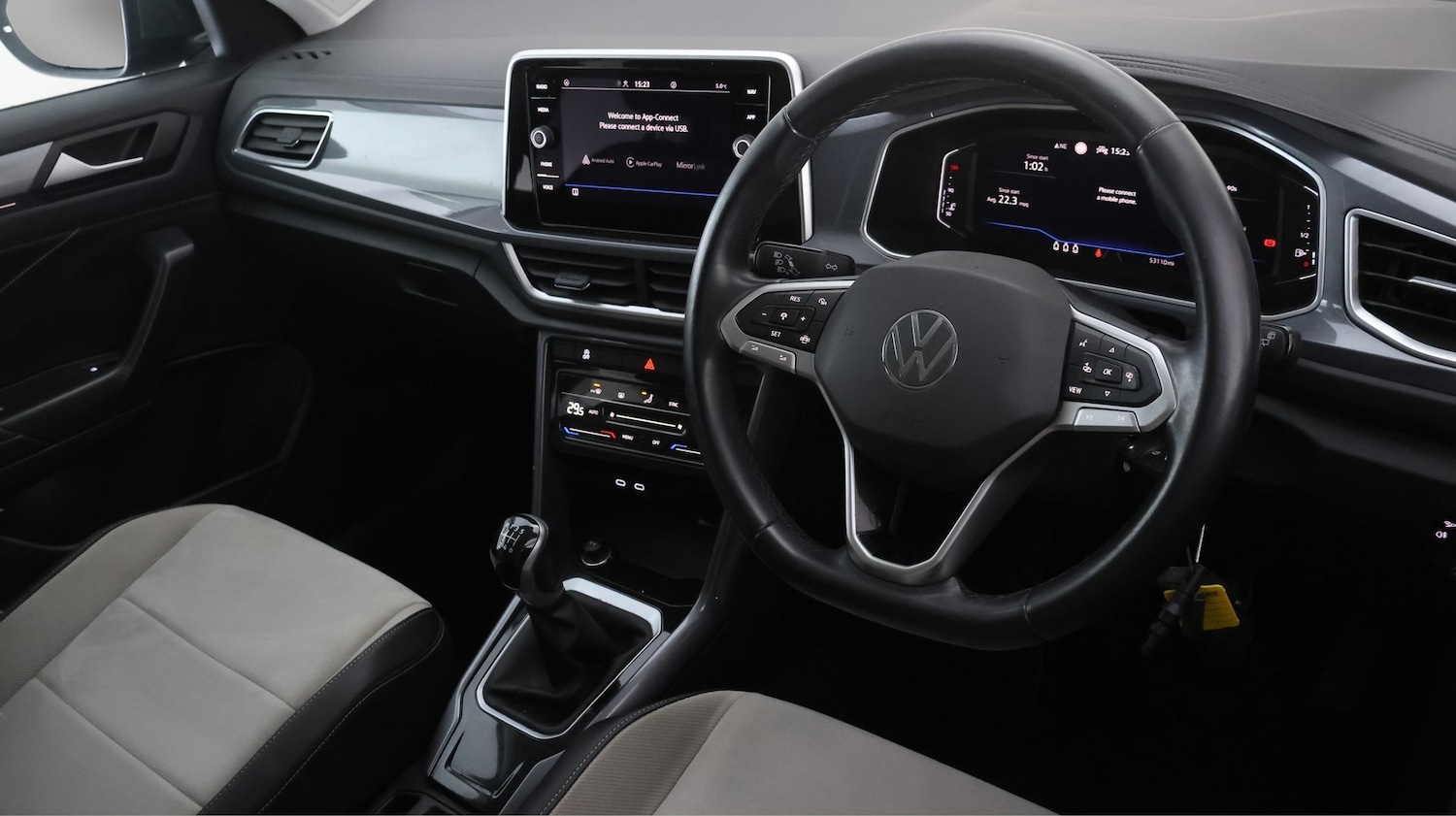 Used Volkswagen T-Roc 2023 for sale - 77675855: Photo 9