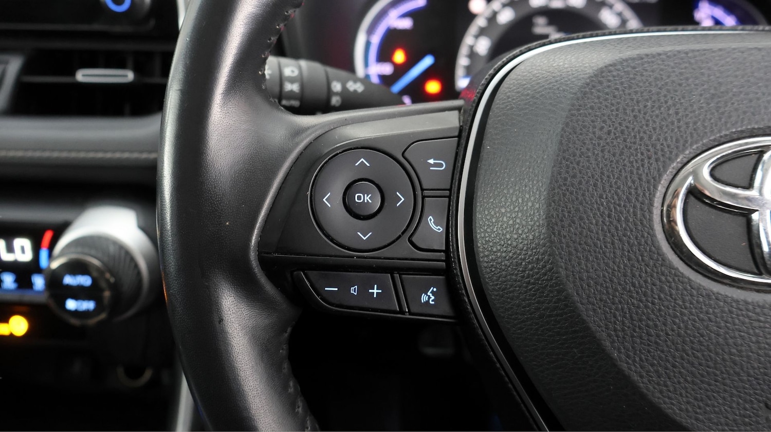 Used Toyota RAV4 2020 for sale - 77542570: Photo 23