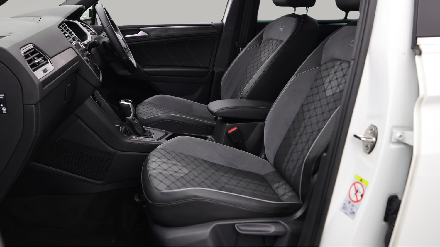 Used Volkswagen Tiguan 2023 for sale - 76522218: Photo 15