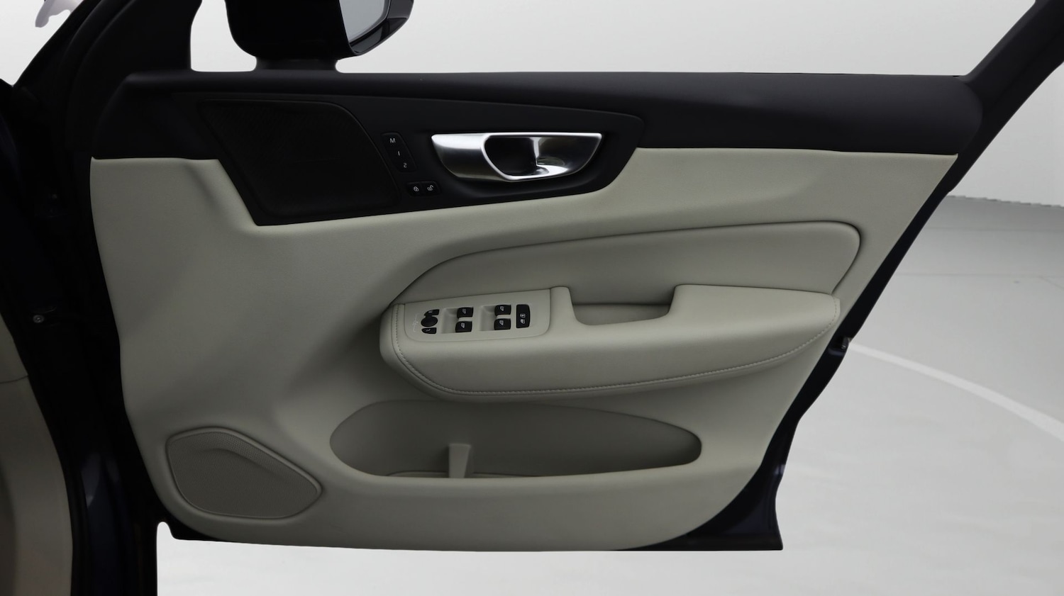 Used Volvo XC60 2023 for sale - 77764311: Photo 15