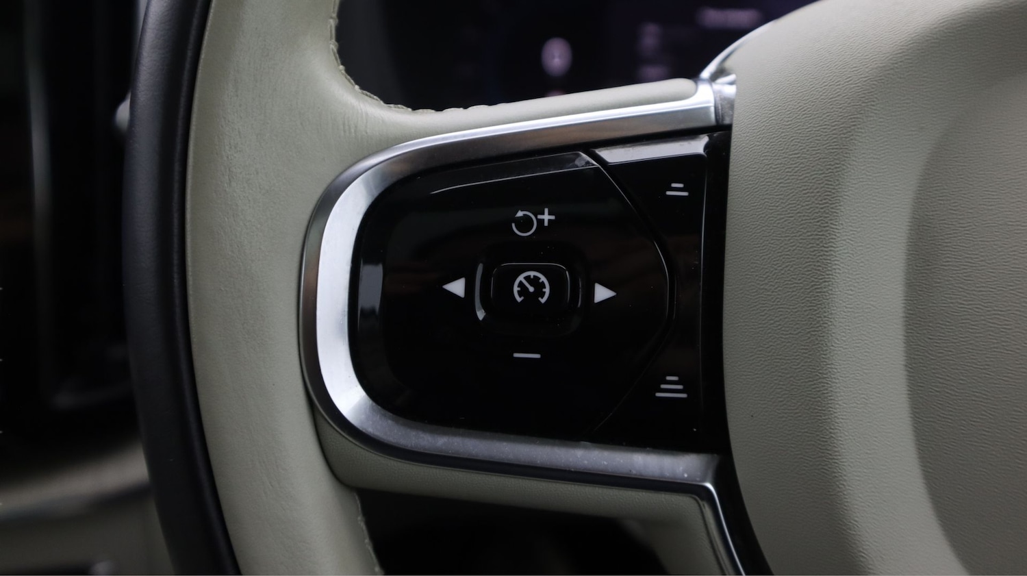 Used Volvo XC60 2023 for sale - 77764311: Photo 21