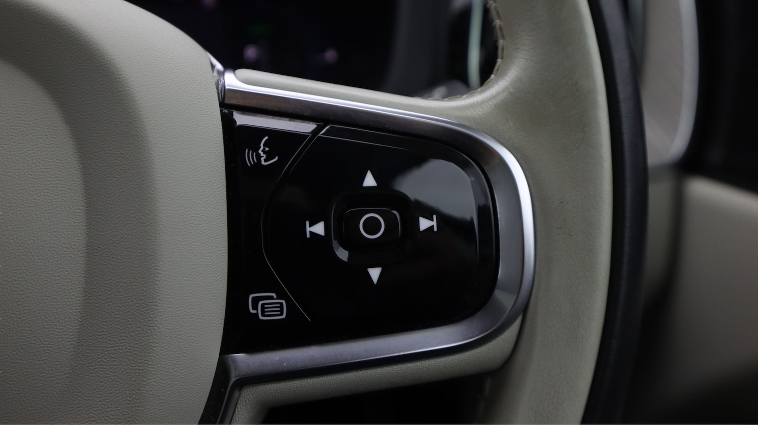 Used Volvo XC60 2023 for sale - 77764311: Photo 24