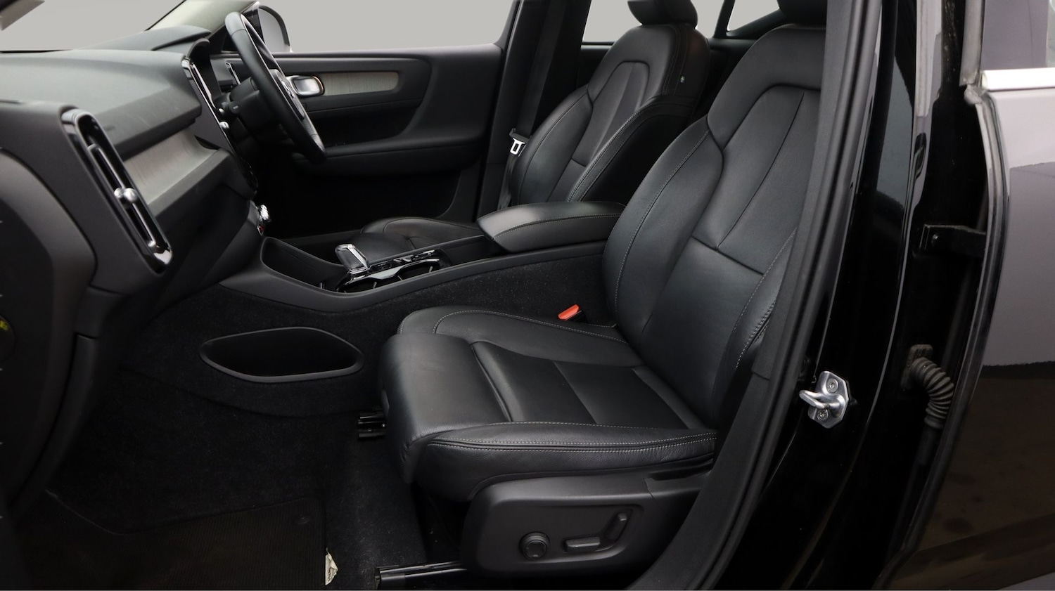 Used Volvo XC40 2020 for sale - 77777505: Photo 14